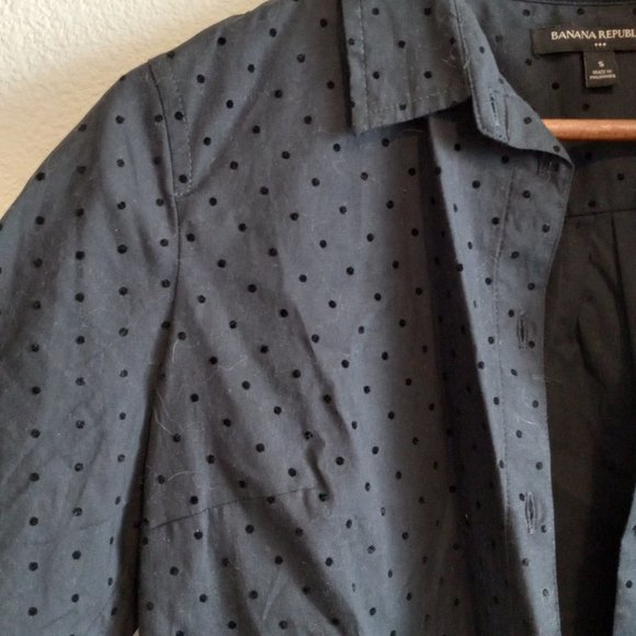 NWOT Banana Republic Black Button Down - Picture 2 of 3